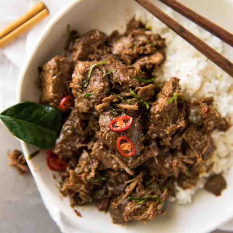 The King of all Curries, Beef Rendang is straight forward to make and has incredible deep, complex flavours. Quick recipe video provided! recipetineats.com